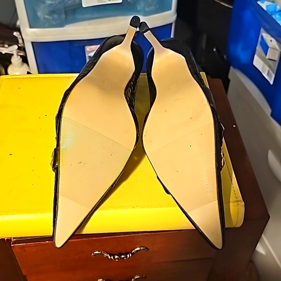 New Red Circle Heels, Sz 8.5, Black, Buckle Design w/Silver Round & Square Studs - Picture 12 of 12